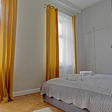 Ujazdowskie 37 New York Warsaw