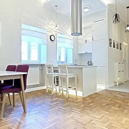 Ujazdowskie 37 New York Apartment