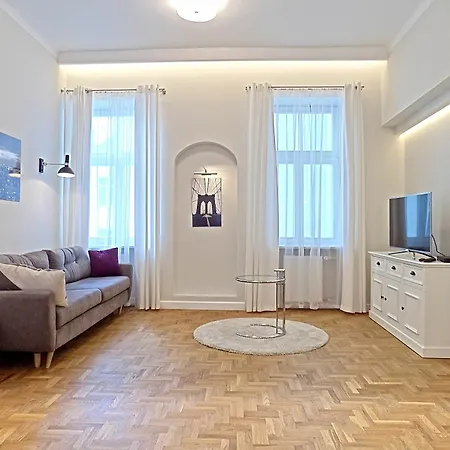 Ujazdowskie 37 New York Warsaw